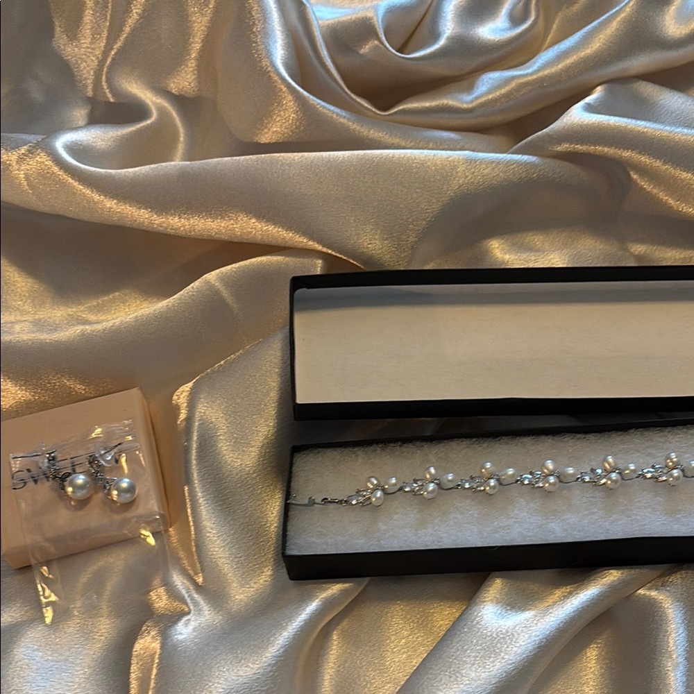 Silver and White Crystal Bracelet & Earrings - Picture 2 of 6